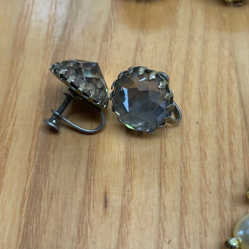 12 Pair Vintage Clip-on EarringsBeaded Metal Enamel Goldtone Silvertone - Picture 7 of 12